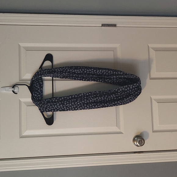 Old Navy Printed Infinity Scarf - Picture 1 of 3